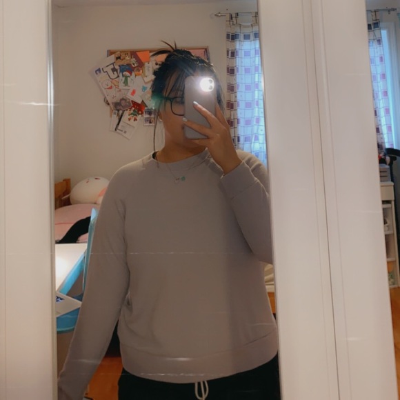 H & m sweatshirt - Picture 3 of 3